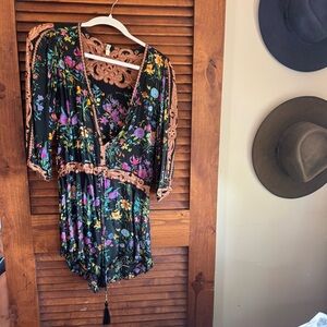 Old school, high quality spell! Size Small 

Boho
Romper